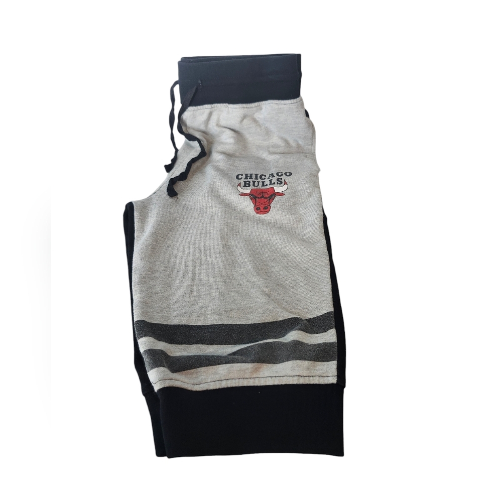 Chicago Bulls Long Shorts Size Large